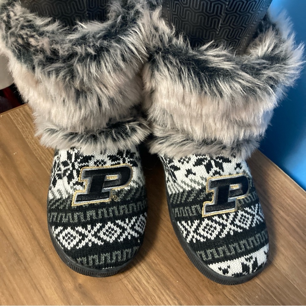 Cozy Black and Gray Women's Slippers